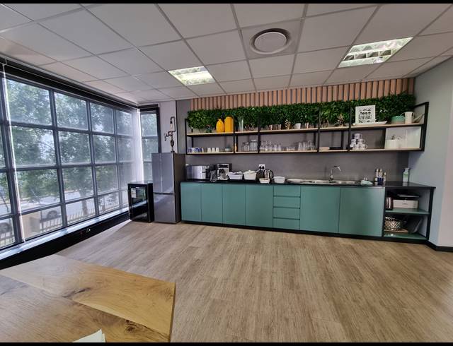 585M² OFFICE FOR SALE IN LONEHILL